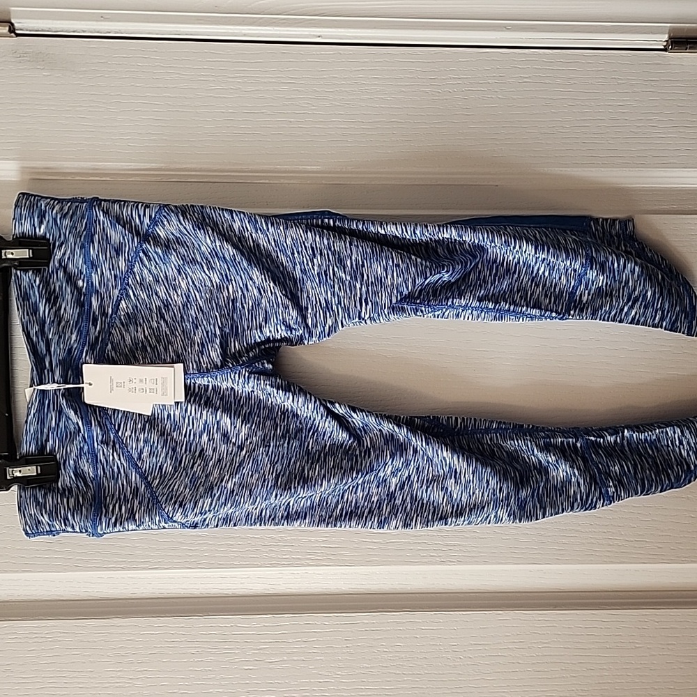 15. KALEVIA ACTIVEWEAR - Picture 2 of 4